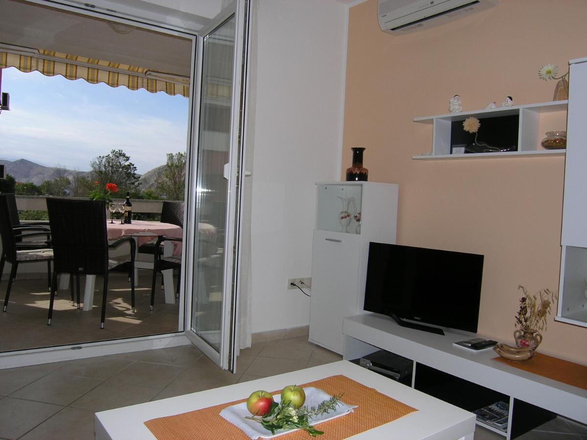 Apartments Biljana For Relaxing Holidays In Baska Экстерьер фото