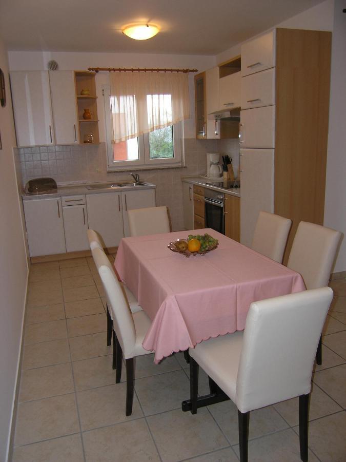 Apartments Biljana For Relaxing Holidays In Baska Экстерьер фото