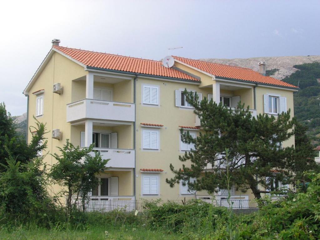 Apartments Biljana For Relaxing Holidays In Baska Экстерьер фото